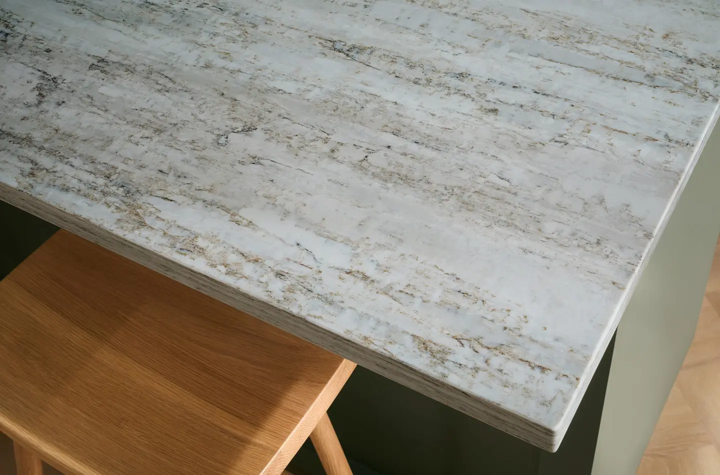 Viatera Apennines Quartz: Is This Bold, Earthy Surface Right for Your Columbus Kitchen?